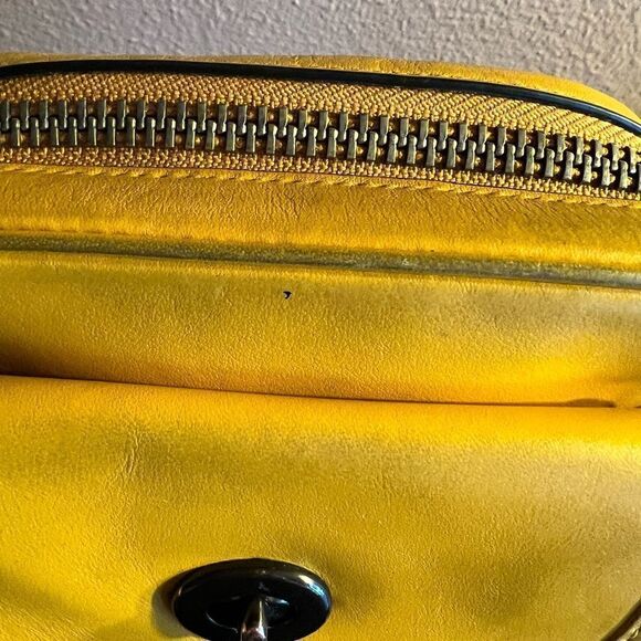 Coach heritage yellow crossbody bag - Picture 8 of 13